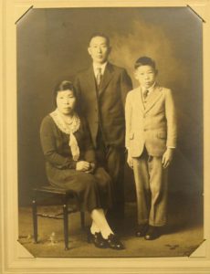 Tak with his parents, Tsukumo & Heijiro Moriuchi, in Livingston, CA